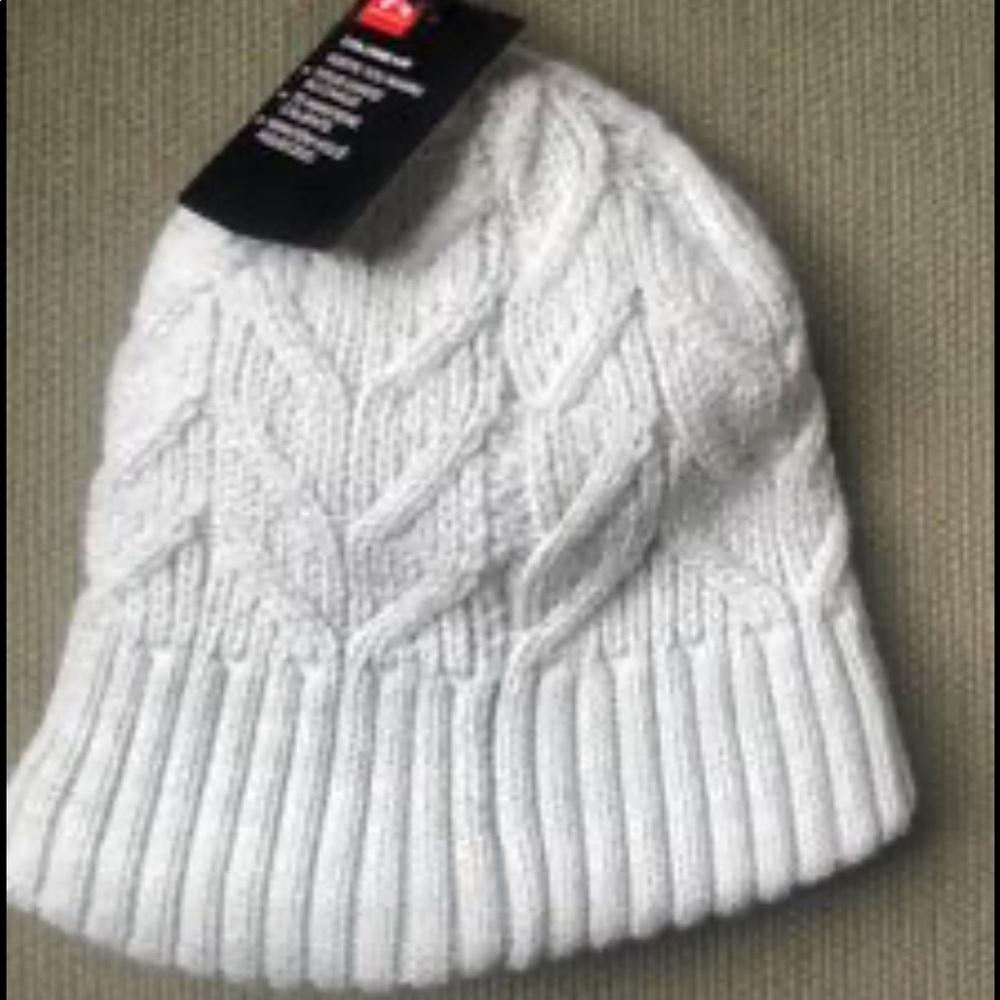 Under Armor Women’s Around Town Green Cable Knit Beanie Hat Cap O/S